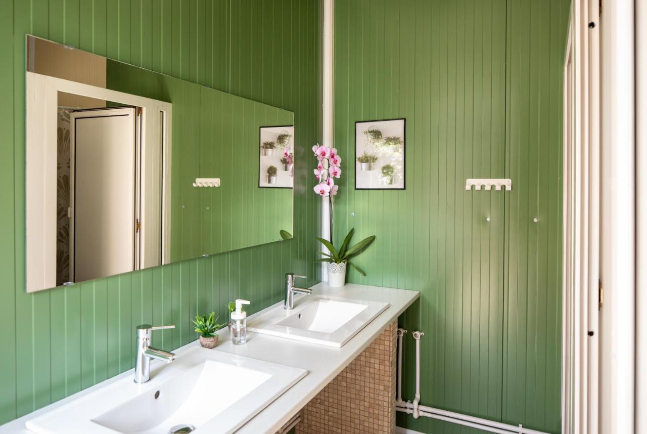 Dragonfly Gardens Urban Glamping Brasov Hotel Exterior photo