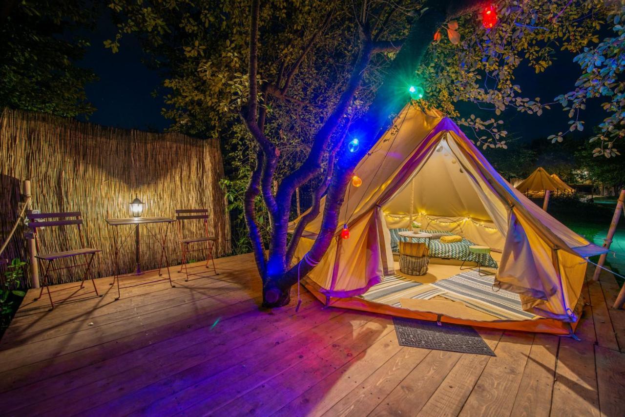 Dragonfly Gardens Urban Glamping Brasov Hotel Exterior photo